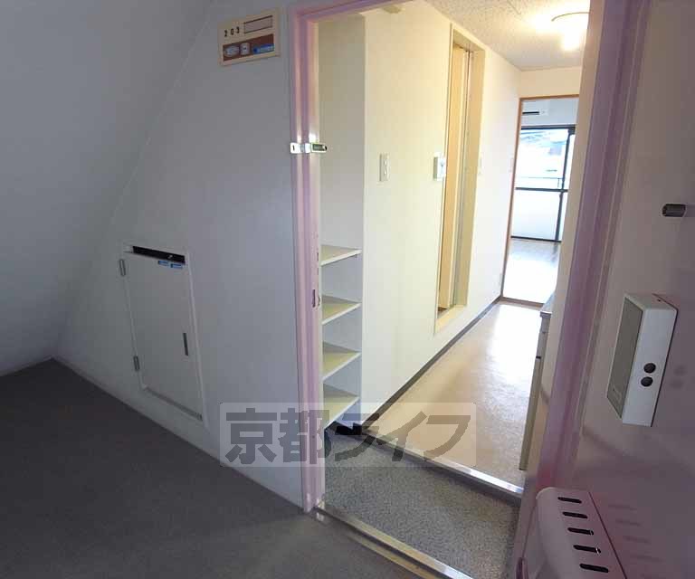 玄関　スッキリとして広く見える玄関