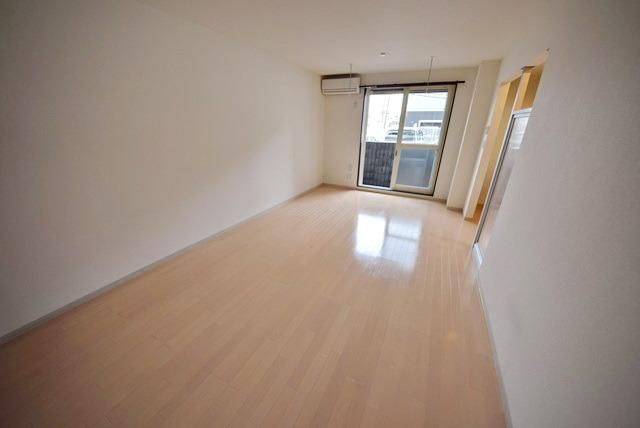 居室・リビング　★買い物便利！都市ガス！オートロック対応★