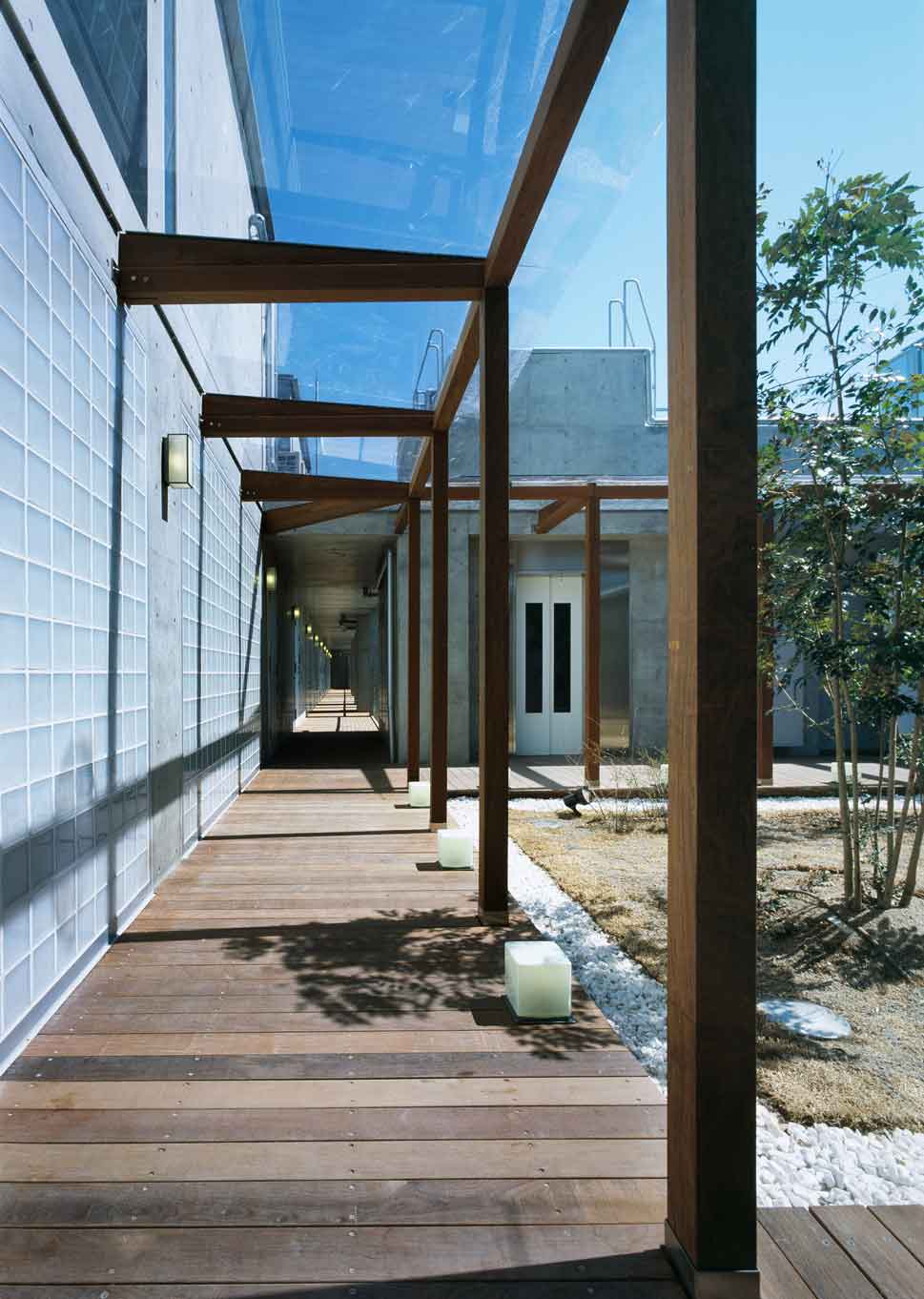 ドラックストア　マツモトキヨシ恵比寿駅東口店（ドラッグストア）まで222m