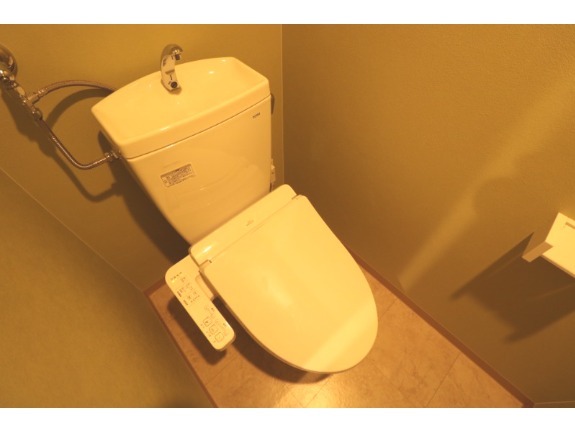 トイレ　壁紙もお洒落なトイレ♪