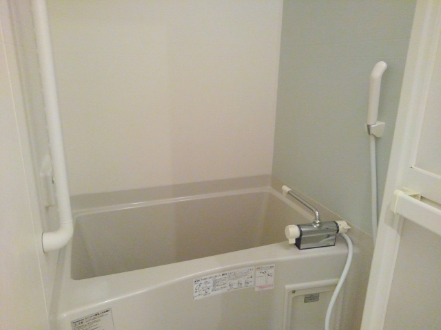 バス・シャワールーム　他室参考写真　便利な追焚機能、浴室乾燥機付き