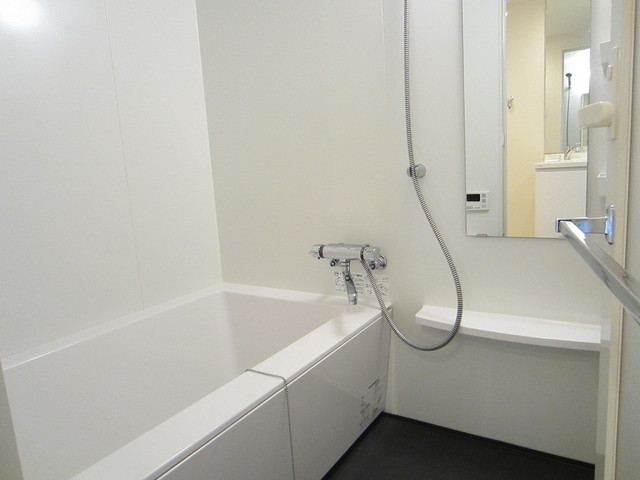 バス・シャワールーム　浴室乾燥に追炊き付きのお風呂ですよ♪