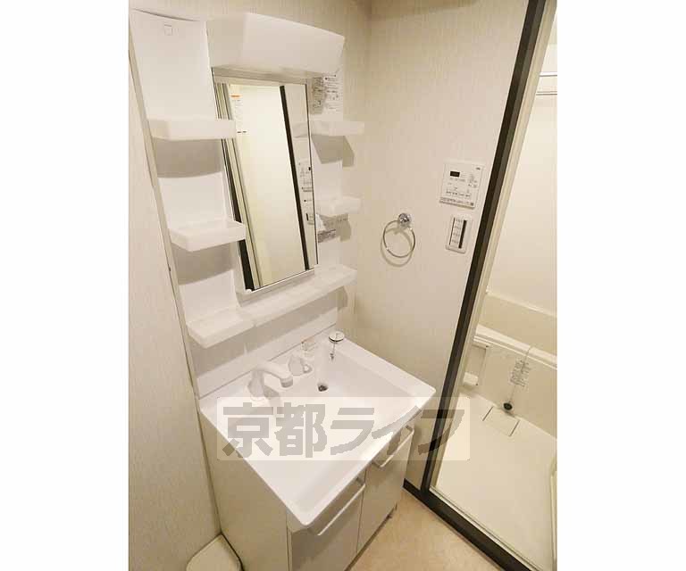 洗面設備　独立洗面台です！