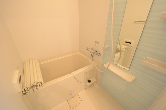 バス・シャワールーム　清潔感のある浴室です☆