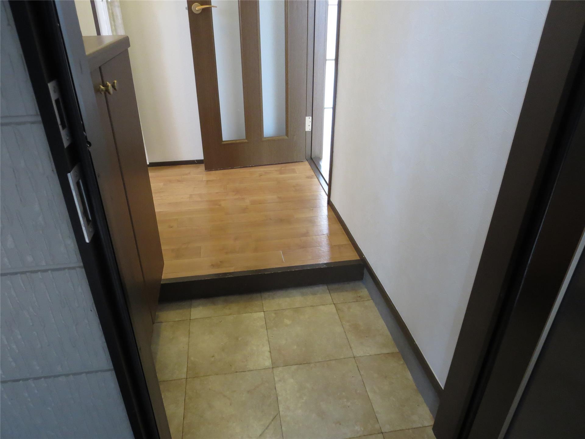 玄関　玄関（同タイプ）