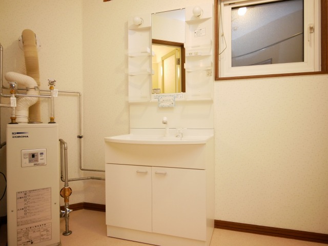 洗面設備　シャワードレッサー付きです！