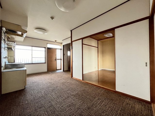 居室・リビング　別号室の写真です。ご参考までに