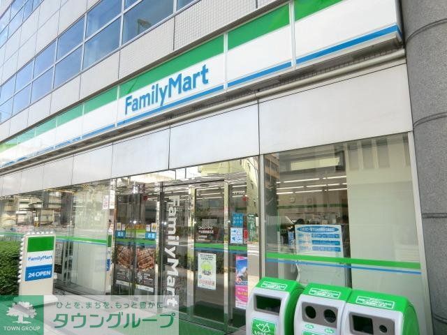 コンビニ　ファミリーマート（コンビニ）まで120m