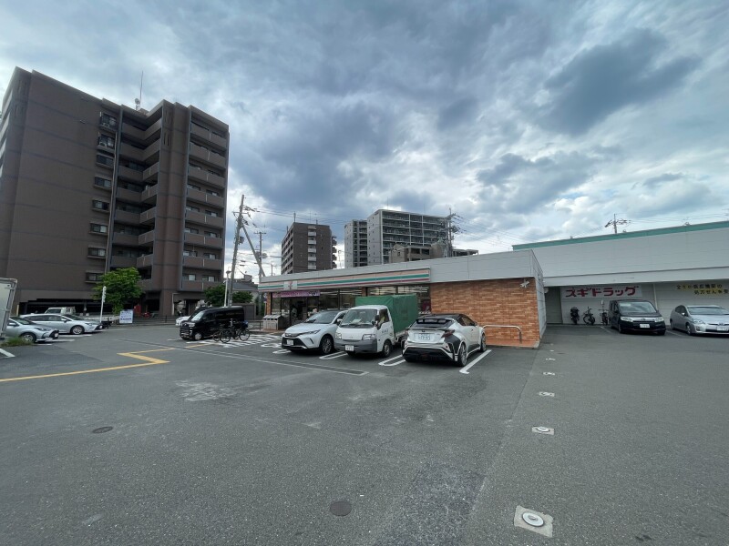 コンビニ　セブンイレブン大阪鶴見緑地店（コンビニ）まで416m