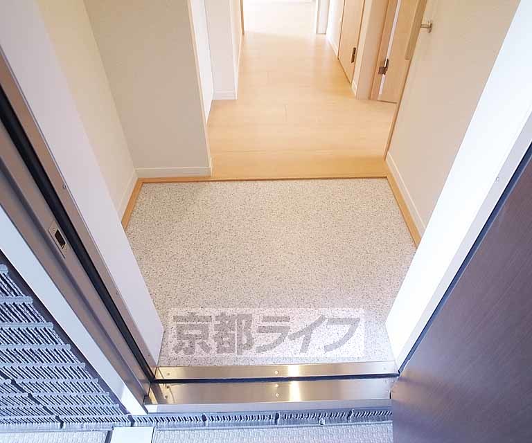 玄関　段差の少ない玄関です