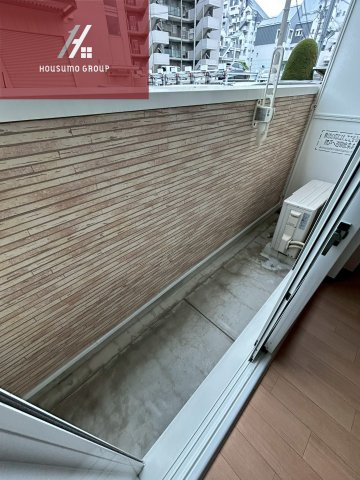 バルコニー　外からの目が気にならないバルコニーで洗濯物が干せます