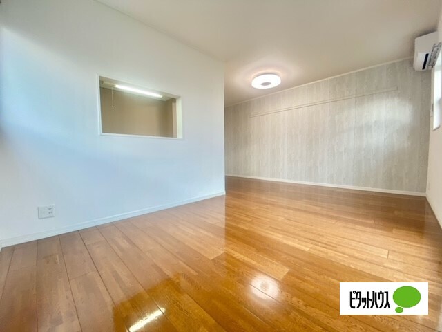 居室・リビング　明るい室内