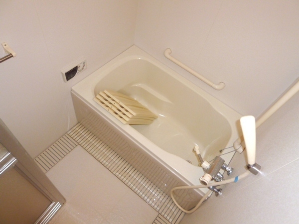 バス・シャワールーム　清潔感のある浴室です♪