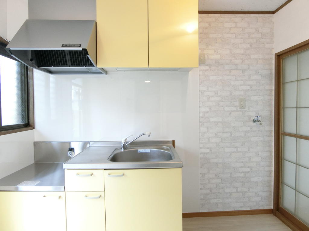 キッチン　洗濯機置き場あり（アクセントクロス）