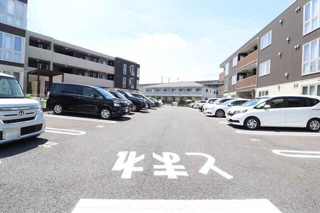 駐車場　駐車場