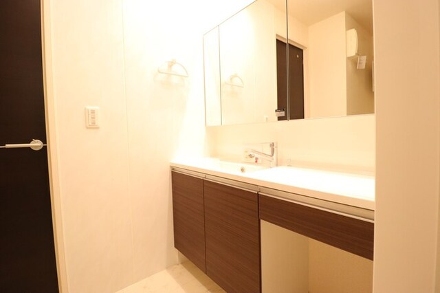 洗面設備　洗髪洗面化粧台