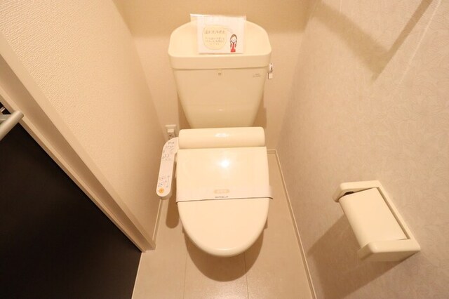 トイレ　温水洗浄暖房便座