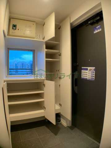 玄関　レジディア水道橋（参考画像）