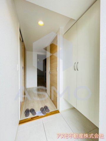 玄関　同マンション別部屋　参考写真