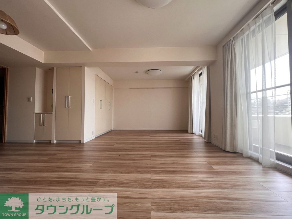 居室・リビング　リビングダイニング　約17.9帖。床暖房あり