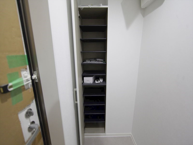 玄関　玄関　シューズボックス付（収納充実してます）　同仕様写真