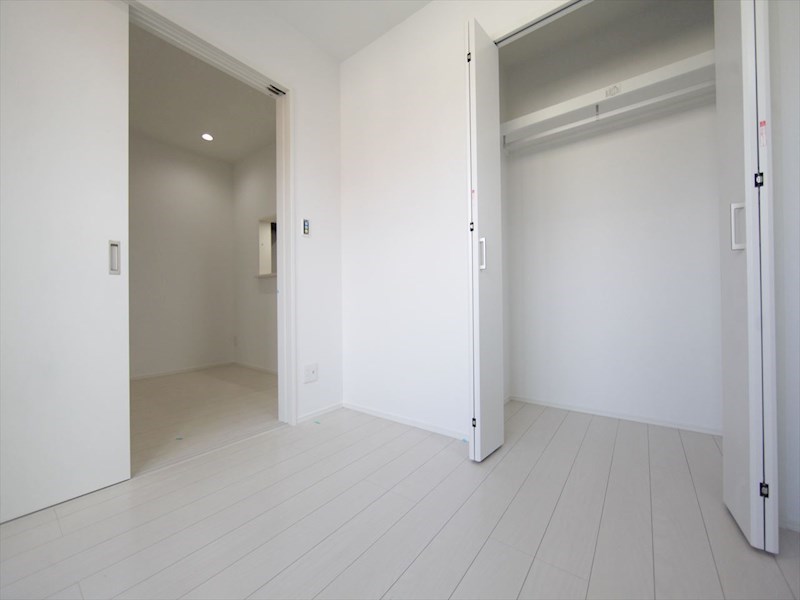 その他部屋・スペース　洋室4.7帖　クローゼット付（収納充実してます）　同仕様写真