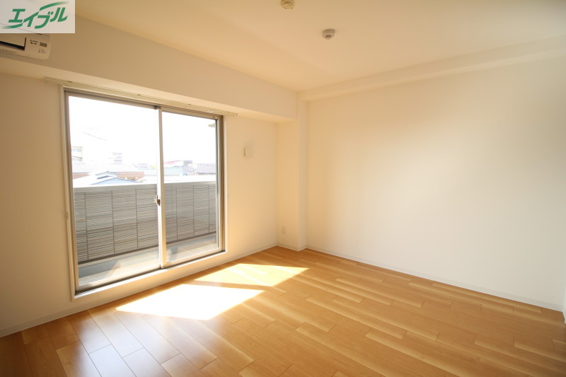 居室・リビング　同タ