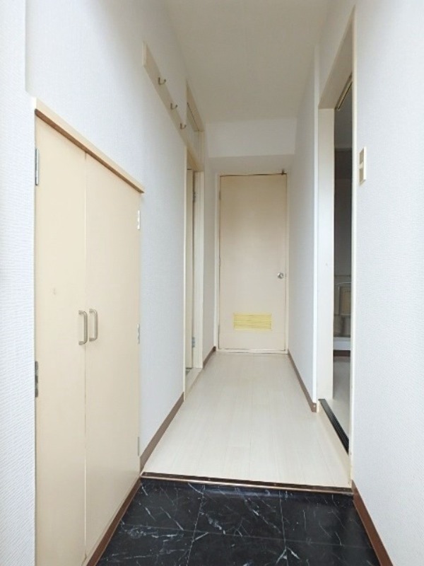 玄関　図面と現状に相違がある場合には現状を優先