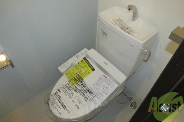 トイレ　ウォシュレットつきのきれいなトイレです