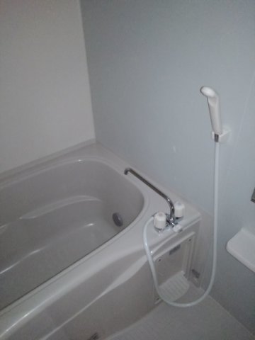 バス・シャワールーム　落ち着いた空間のお風呂です