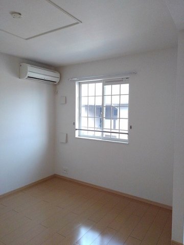 居室・リビング　こちらのリビングで趣味の時間をお楽しみください