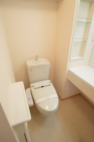 トイレ　温水洗浄暖房便座