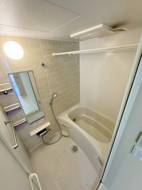 バス・シャワールーム　★追炊機能　浴室乾燥機付きのバスルーム★