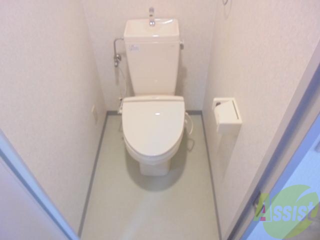 トイレ　こちらのおトイレで落ち着いて用を足してくださいね。