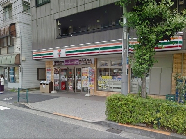 コンビニ　セブンイレブン北区志茂駅前店（コンビニ）まで602m
