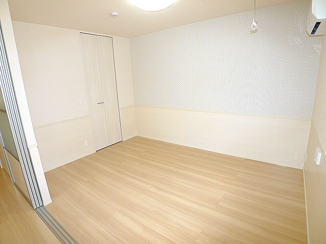 その他部屋・スペース　おしゃれなアクセントクロス付き