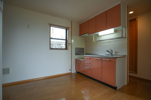 キッチン　同じ建物の別のお部屋