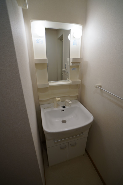 洗面設備　同じ建物の別のお部屋