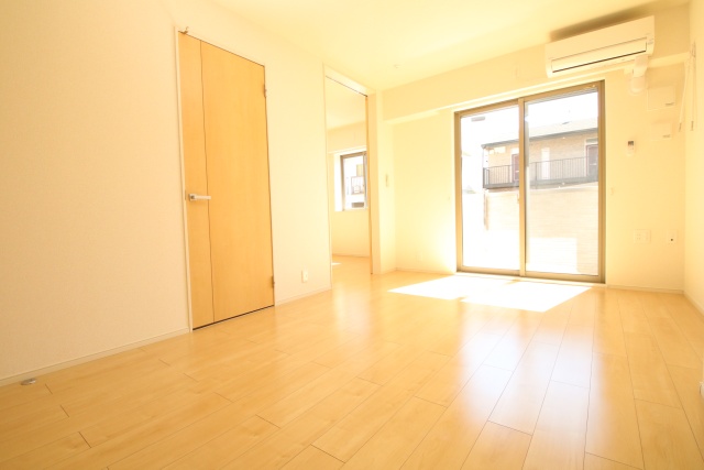 居室・リビング　※別室の参考写真の為、現況優先です。