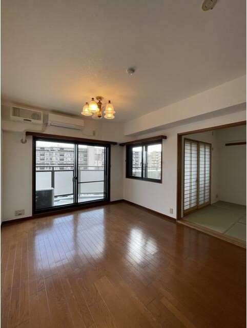 居室・リビング　開放感のあるゆったりとしたお部屋です♪