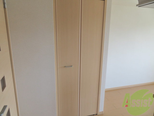 収納　収納はクローゼットです。荷物などはこちらにどうぞ。