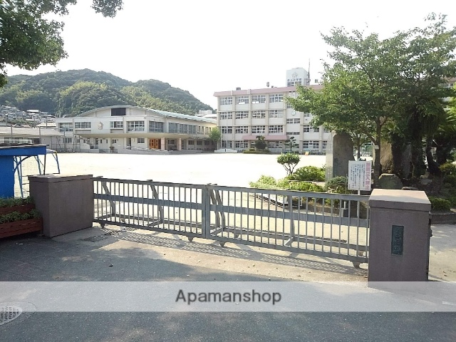 小学校　鹿児島市立田上小学校（小学校）まで751m