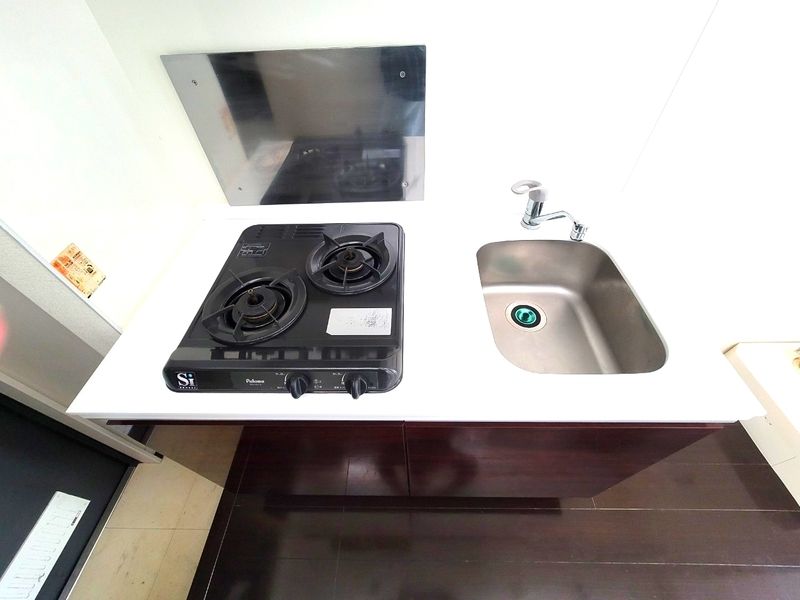 キッチン　別部屋参考写真となります