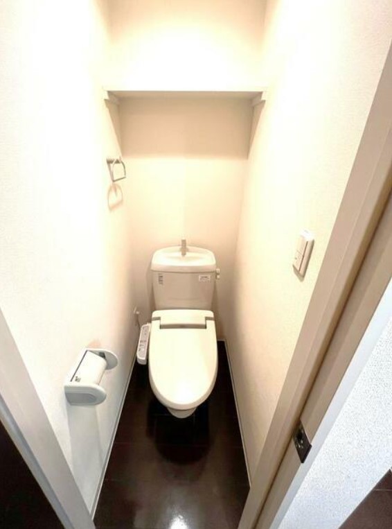 トイレ　別部屋参考写真となります