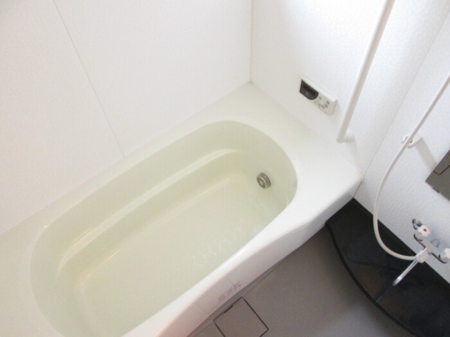 バス・シャワールーム　掲載写真は同型モデルを掲載しており実際のお部屋と仕様等が異な