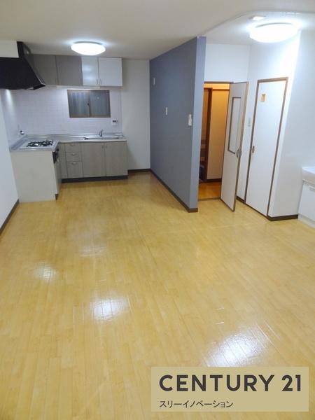 居室・リビング　★約15帖の広々リビング★