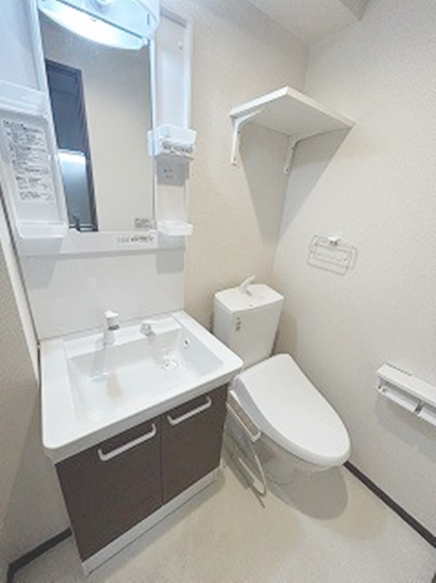 洗面設備　身支度に欠かせない独立洗面台♪