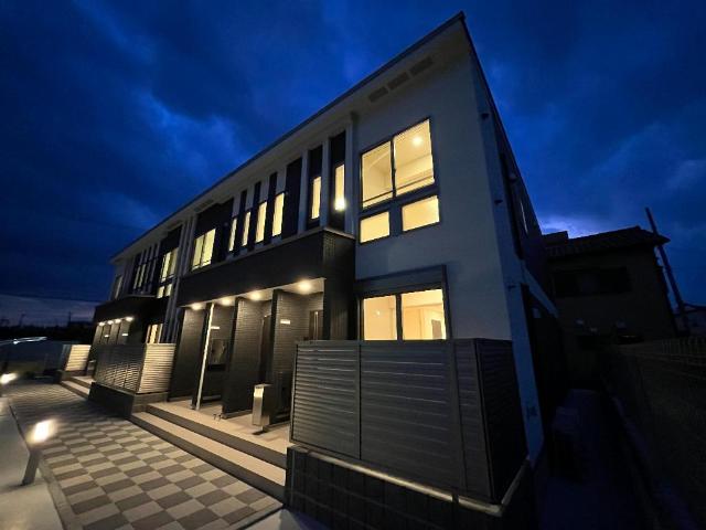 建物外観　外観写真（夜）