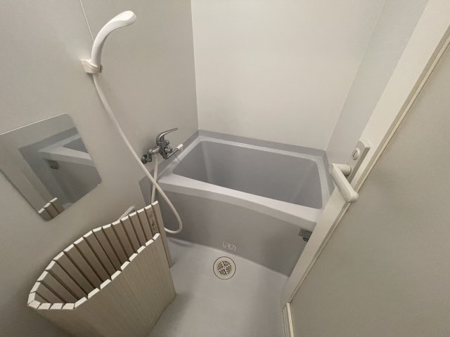 バス・シャワールーム　同物件別号室の写真です。