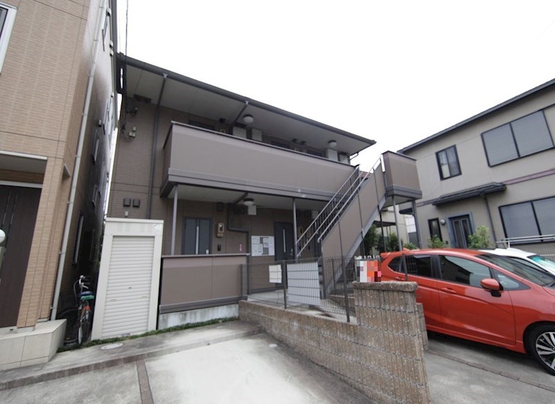 建物外観　外観　敷地内平面駐車場